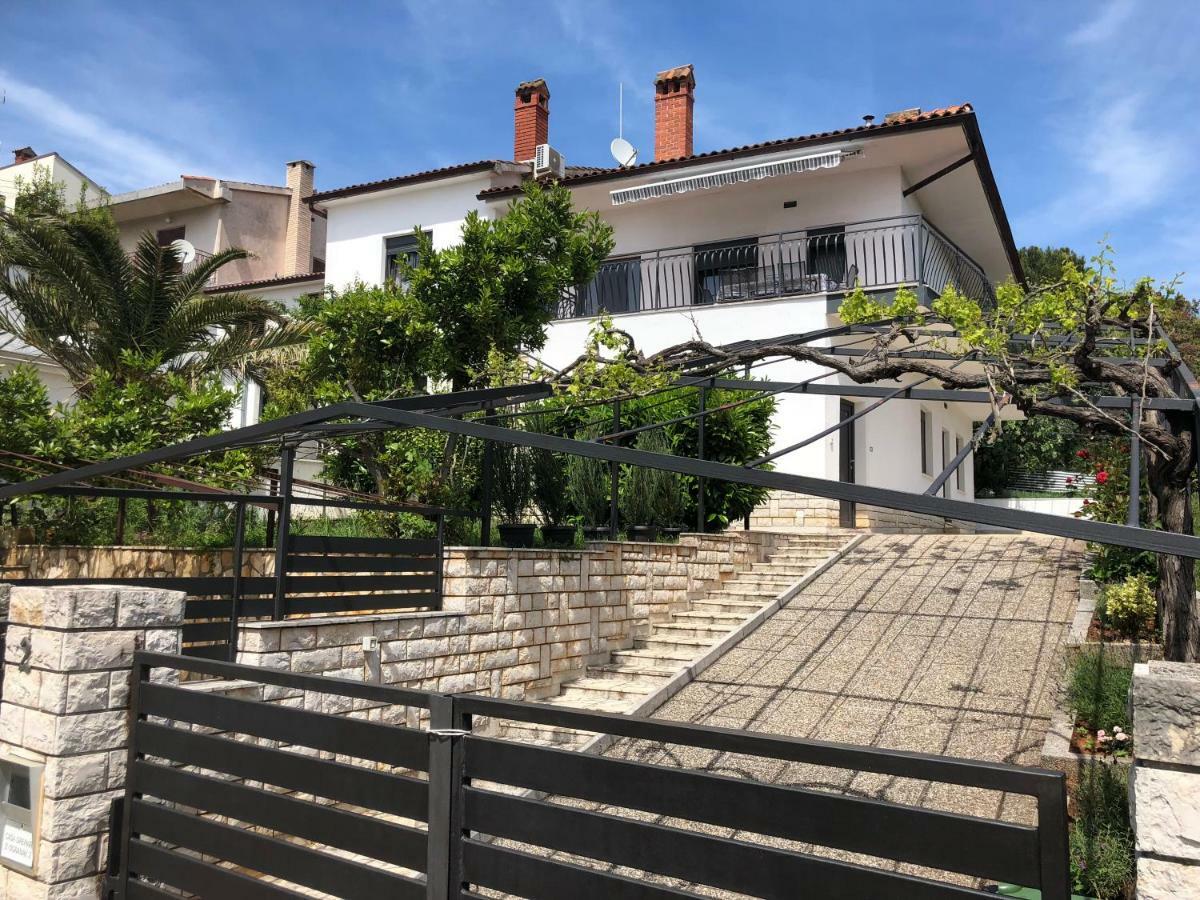 Casa Gremar Pjescana Uvala Exterior foto